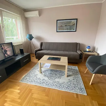 Hill Apartment Belgrado Esterno foto